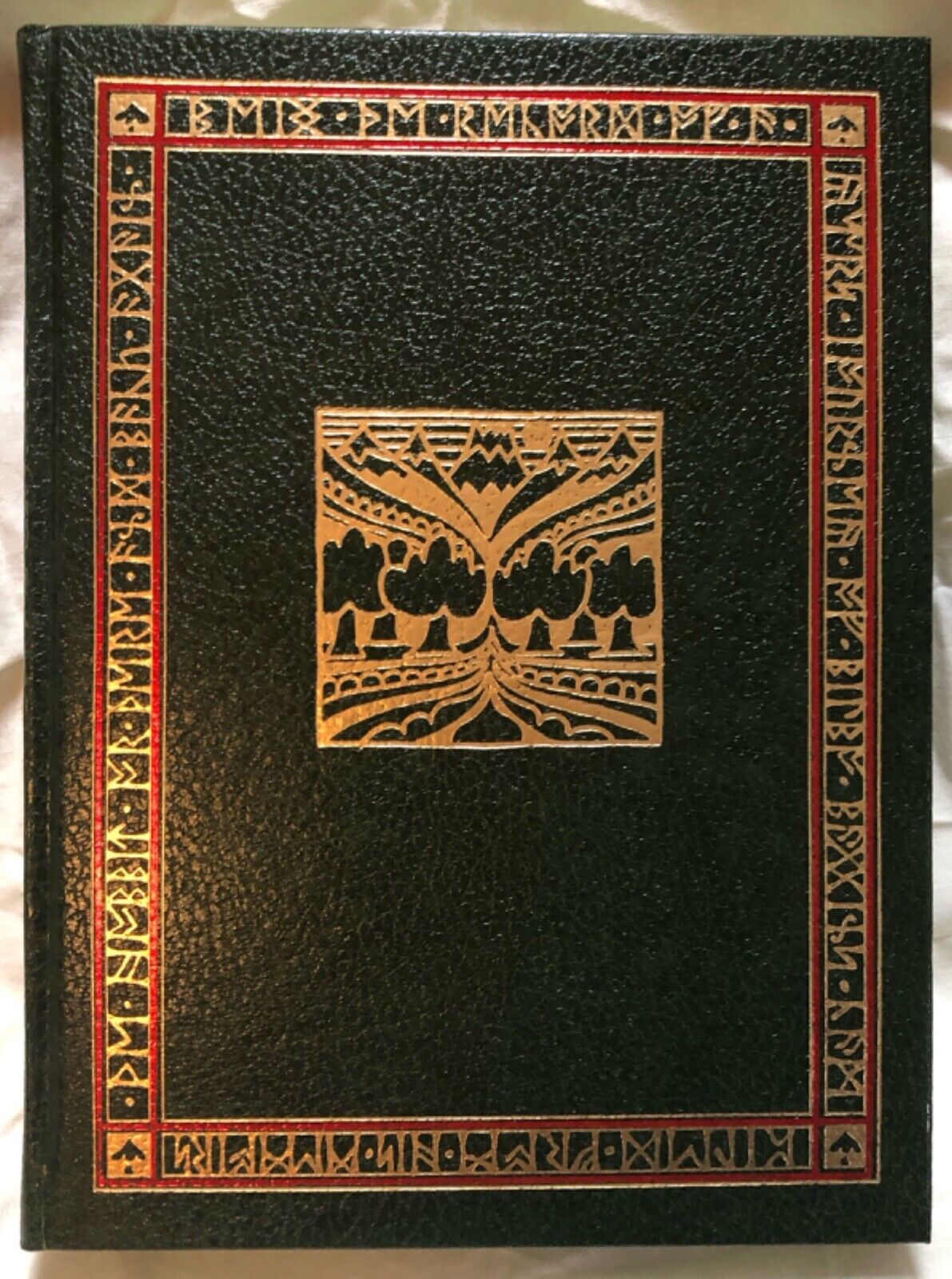 TCG - The HOBBIT J. R. R. Tolkien**First Printing Collector’s Edition. 1966